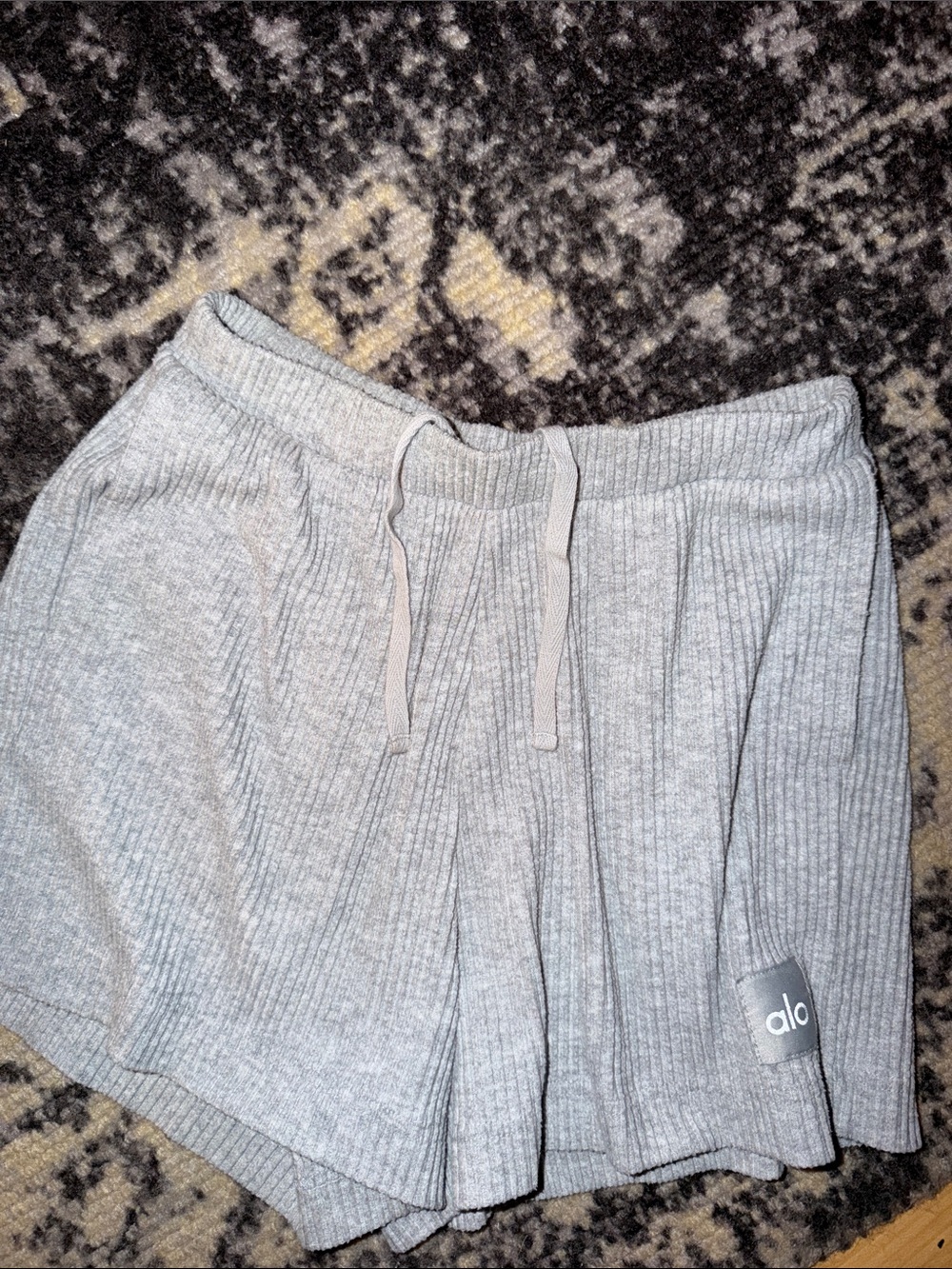 ALO Yoga Light Grey Ribbed Athletic Lounge Shorts - Picture 5 of 5